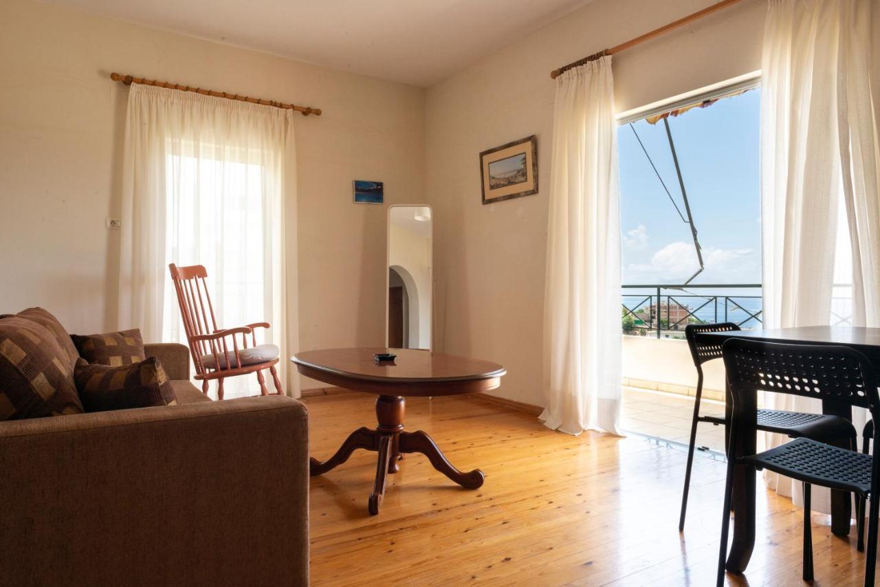 Janakis Apartments Himare Luaran gambar