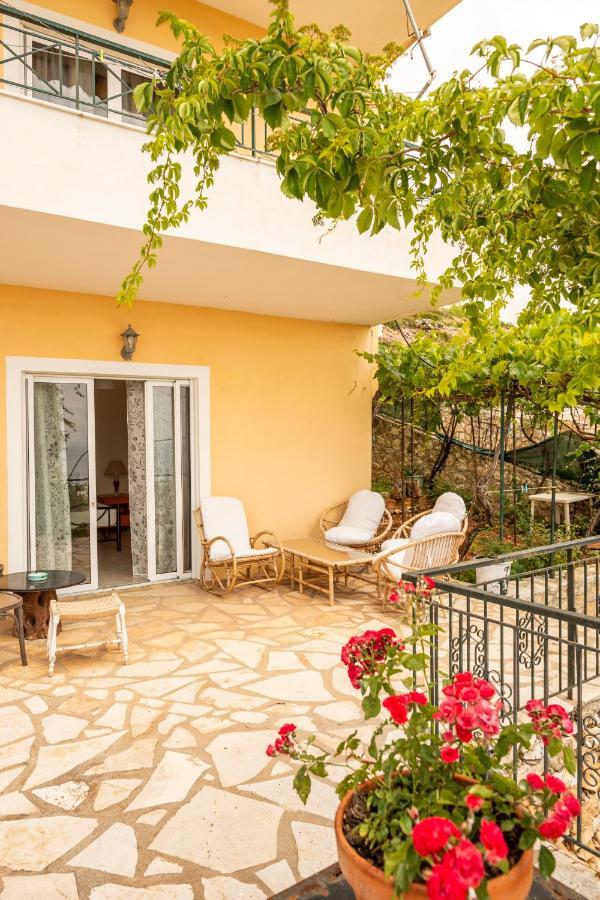 Janakis Apartments Himare Luaran gambar