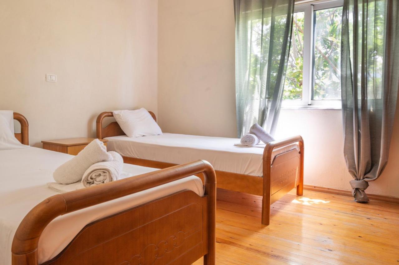 Janakis Apartments Himare Luaran gambar